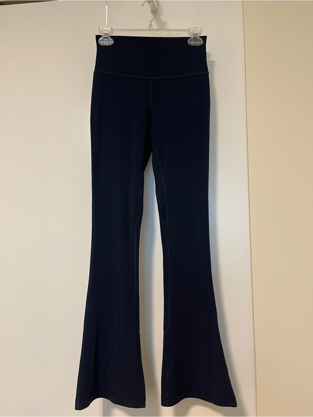 Lululemon Flared Yoga Pants // Size 6